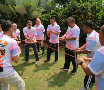 Outbound Package Banyuwangi - SPIDER BALL